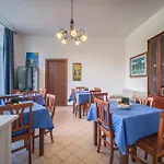 Il Vivaio 住宿加早餐酒店 圣泰雷萨迪里瓦